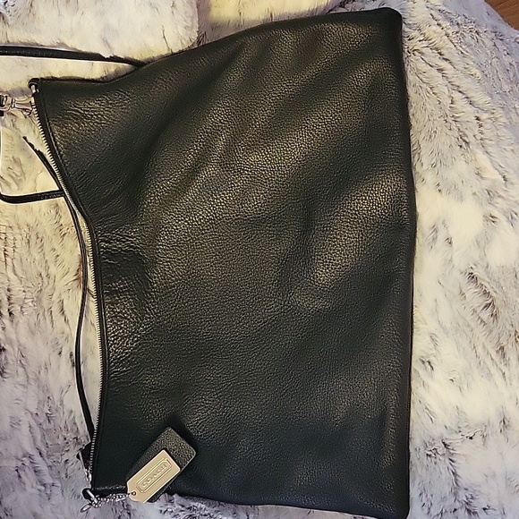 Coach ladies black leather crossbody bag - Picture 3 of 6